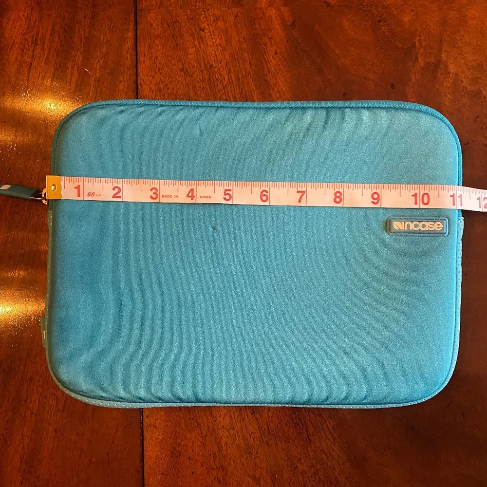 Incase neoprene device protector blue